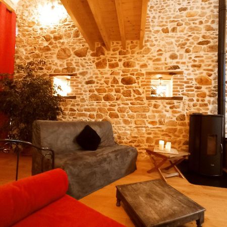 La Grange De Marie A St Angel - Magnifique Grange Renovee En Loft Pour 1 A 6 Pers Villa Saint-Angel  Luaran gambar