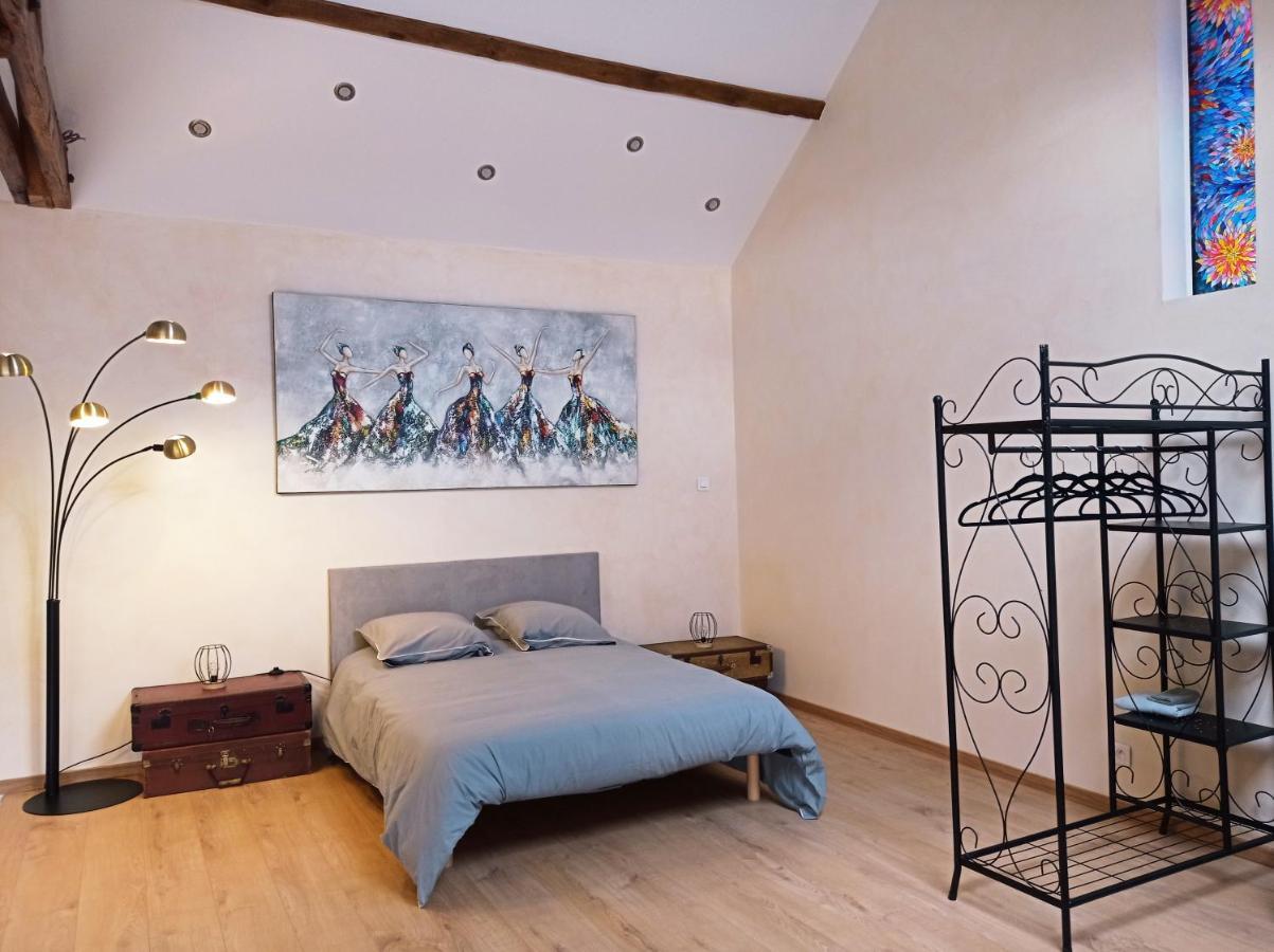 La Grange De Marie A St Angel - Magnifique Grange Renovee En Loft Pour 1 A 6 Pers Villa Saint-Angel  Luaran gambar