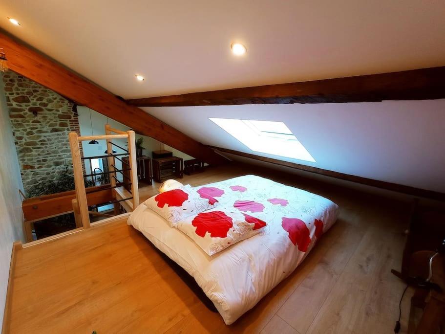 La Grange De Marie A St Angel - Magnifique Grange Renovee En Loft Pour 1 A 6 Pers Villa Saint-Angel  Luaran gambar