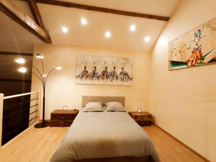La Grange De Marie A St Angel - Magnifique Grange Renovee En Loft Pour 1 A 6 Pers Villa Saint-Angel  Luaran gambar