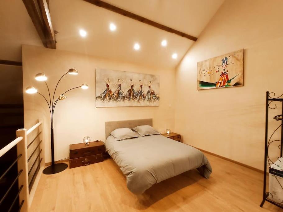 La Grange De Marie A St Angel - Magnifique Grange Renovee En Loft Pour 1 A 6 Pers Villa Saint-Angel  Luaran gambar