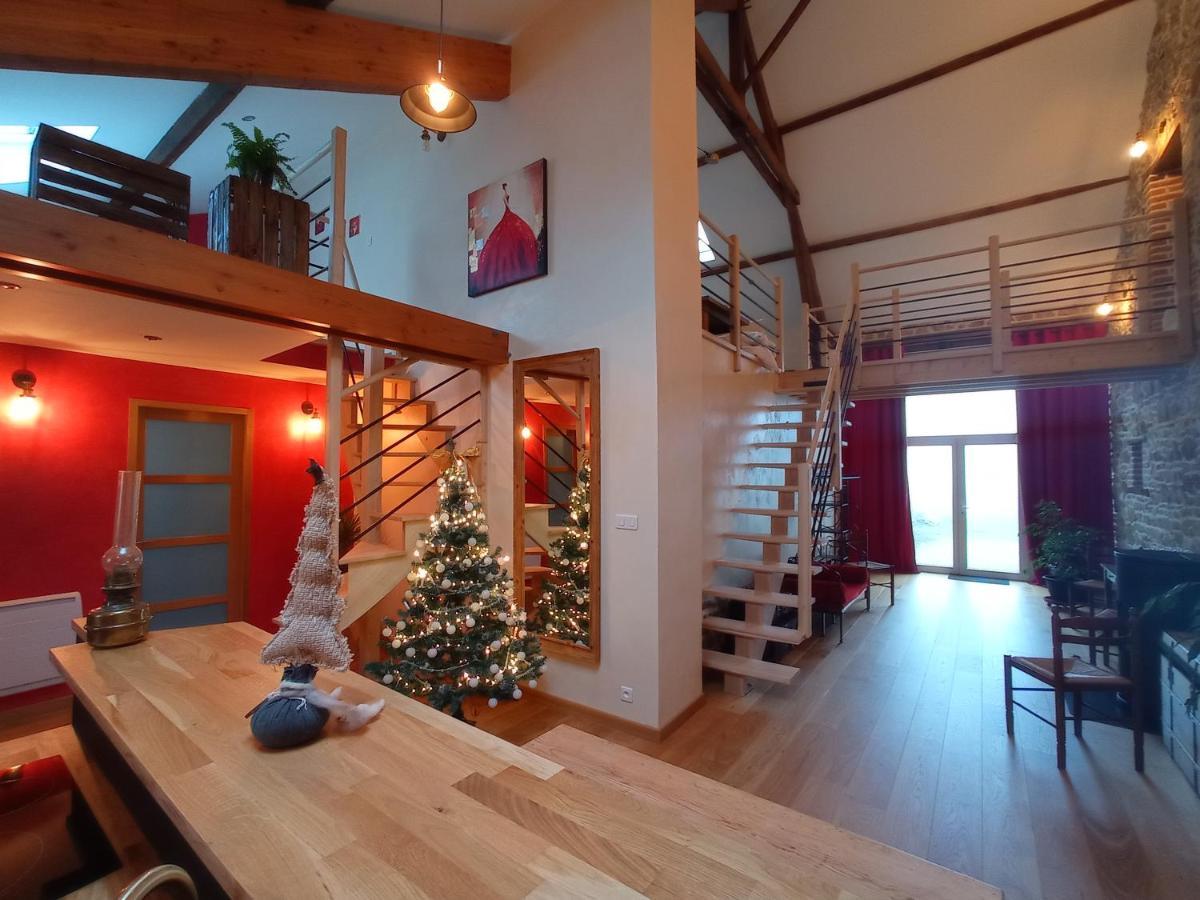 La Grange De Marie A St Angel - Magnifique Grange Renovee En Loft Pour 1 A 6 Pers Villa Saint-Angel  Luaran gambar