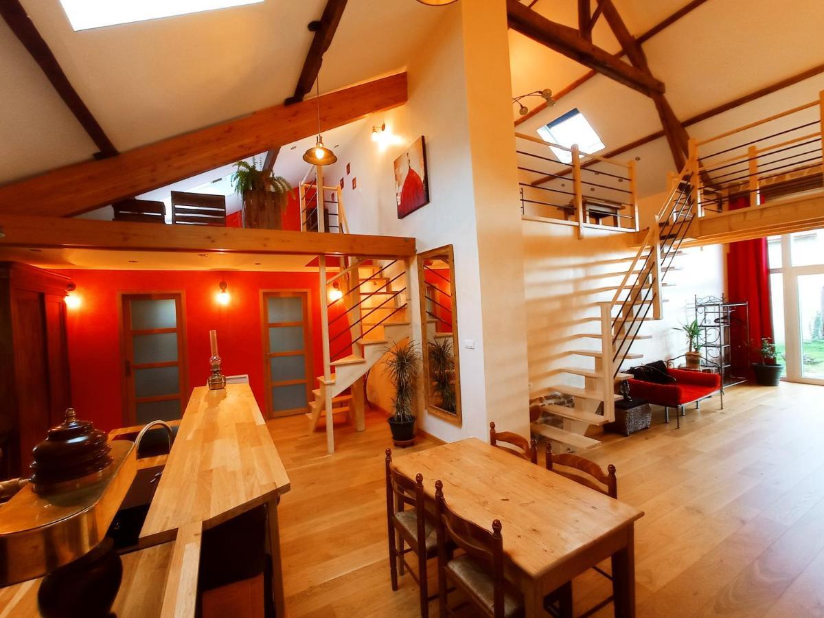 La Grange De Marie A St Angel - Magnifique Grange Renovee En Loft Pour 1 A 6 Pers Villa Saint-Angel  Luaran gambar